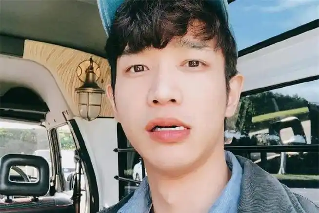 刘以豪最新消息翻看刘以豪个人资料便可以知道他于1986年8月12日出生