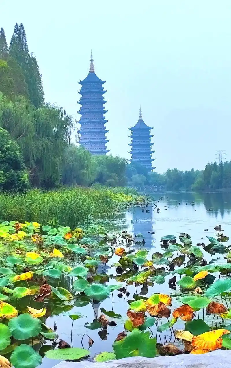 宿迁市双塔公园因园内两座古塔而得名,宝塔各取名九龙塔(九层) - 抖音