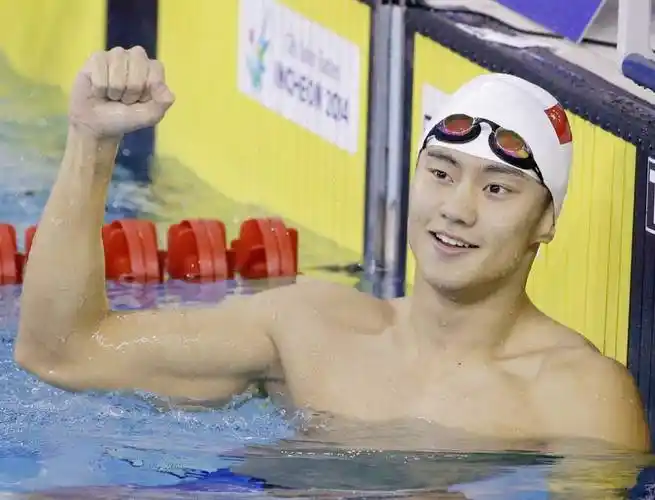 宁泽涛2015年2月,宁泽涛荣获cctv风云人物颁奖典礼"最佳男运动员奖"