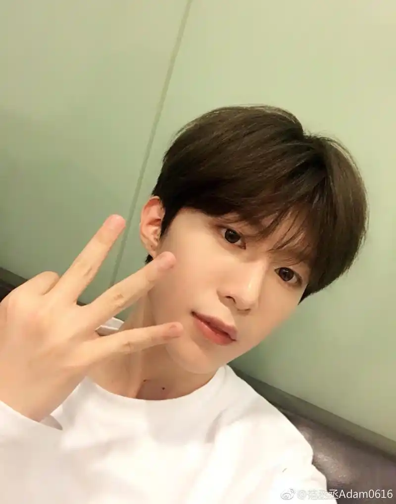 [nine percent][新闻]180424 恭喜百分九女孩们喜提范丞丞300w福利一