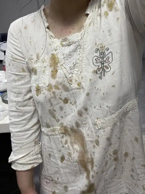 热油锅放糖锅直接炸飞