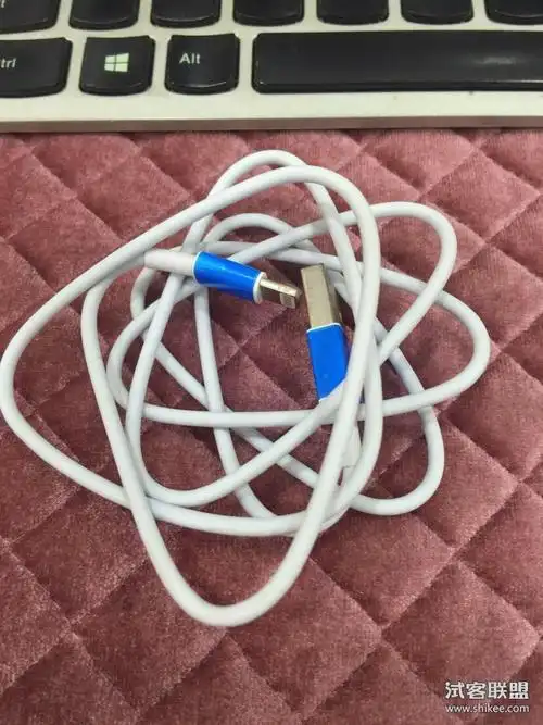 苹果耳机充电线头-试角不同