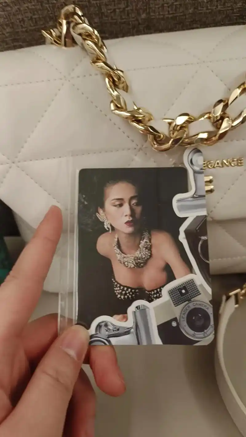 东航放了似是故人来诶#梅艳芳 #泰裤辣 #起飞01 #旅行  - 抖音