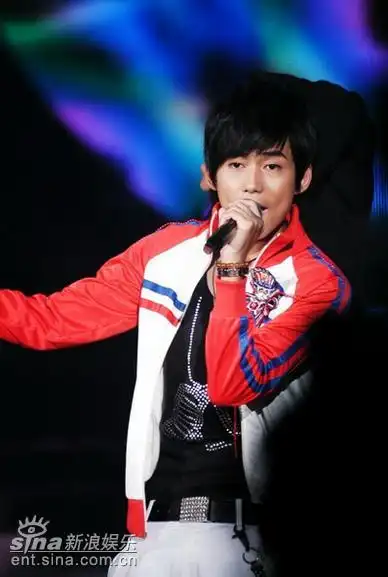 图文:快乐男声总决赛11进9--苏醒