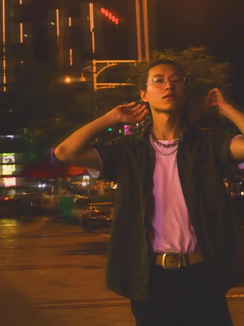 长发男生 #港风#复古#摄影#接拍 常驻模特张牧之,真的很 - 抖音