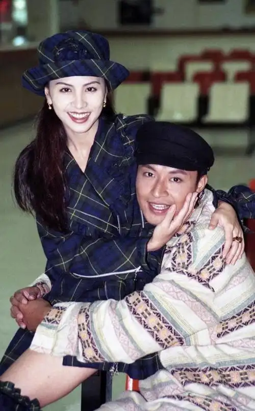 马景涛长变样,61岁要三婚?小25岁女友秀恩爱不忘拉踩男方前妻