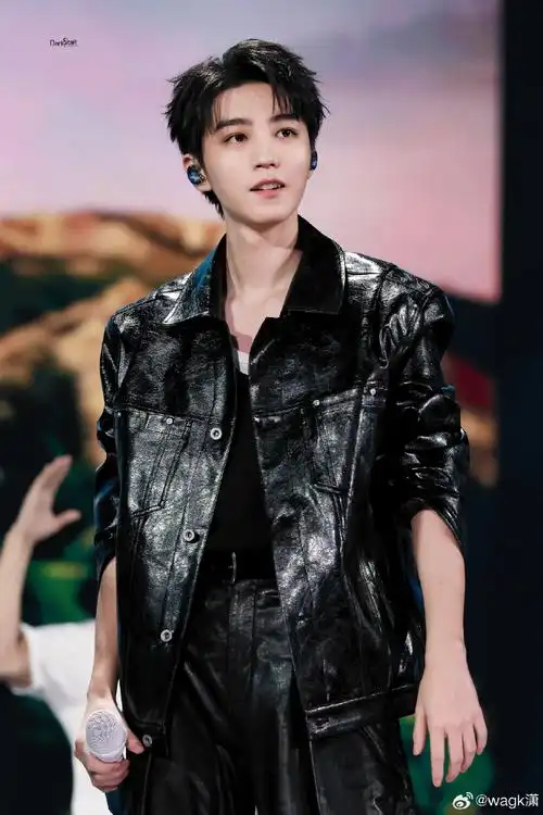 鹿晗一句话王俊凯记了这么多年##花式刷片挑战