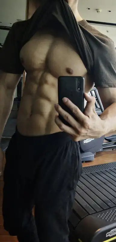 较真│林俊杰的"丑"腹肌上热搜?腹肌为什么会长的不一样呢?