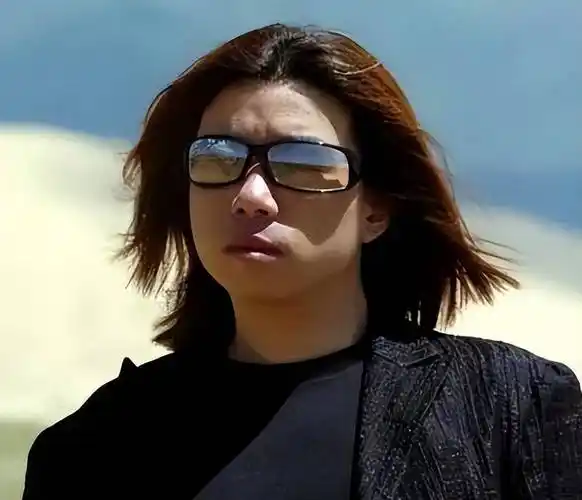 歌手郭峰:三段恋情无疾而终,61岁未婚无子女,一生都了