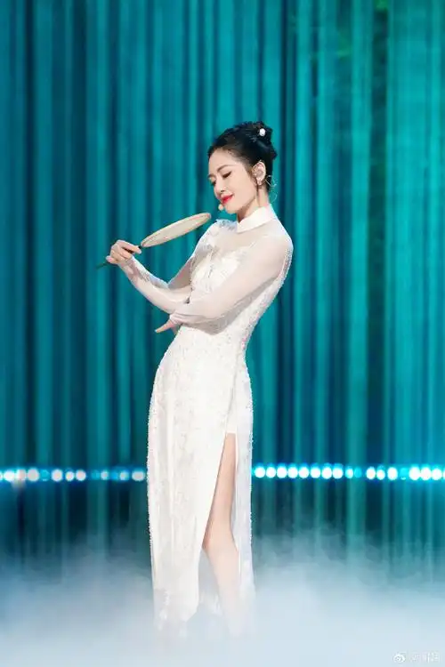 谢娜穿旗袍仪态##乘风2023