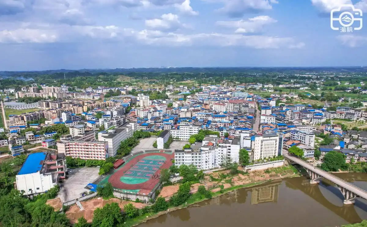 潼南柏梓镇,很不重庆的渝西大镇,面积超渝中,人口近10万