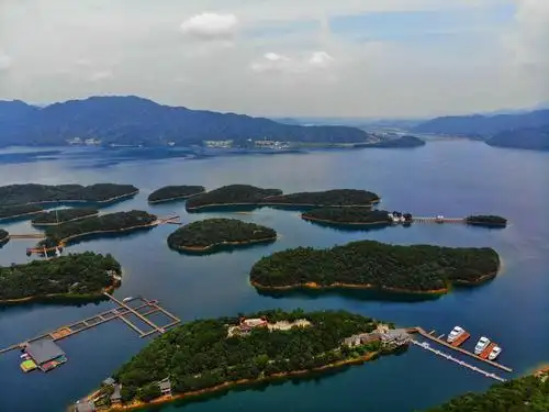 九江《美丽的庐山西海湖》