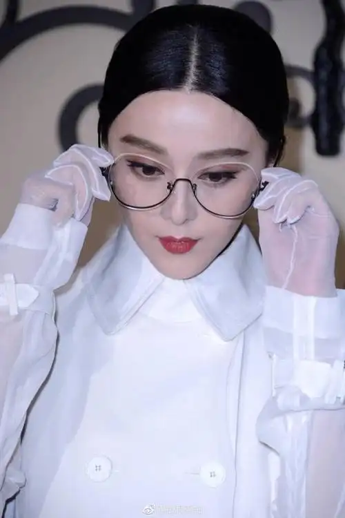 范冰冰一身全白美得不像话如何做到的