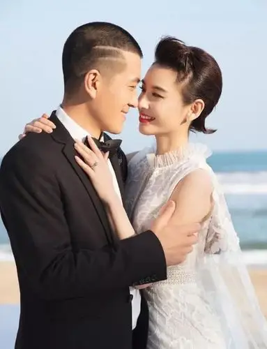 被当赚钱工具,黄圣依质问杨子有为我考虑过吗?他的回答超霸气!