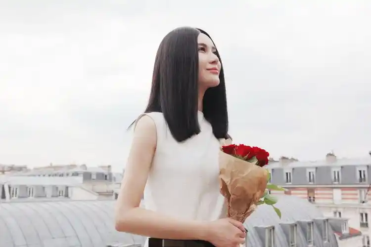 尚雯婕一个渺小的伟大者人物小品