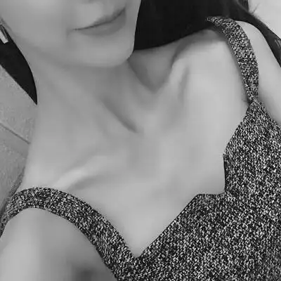 黑白女锁骨