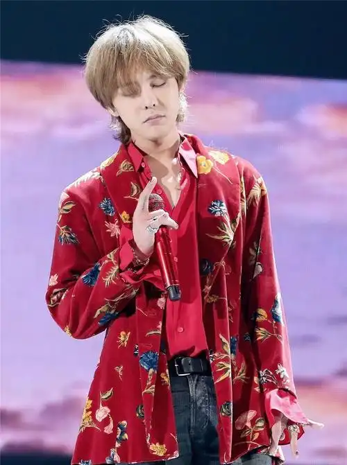 亚洲流行天王非他莫属!盘点权志龙在这些年带火的发型和单品!