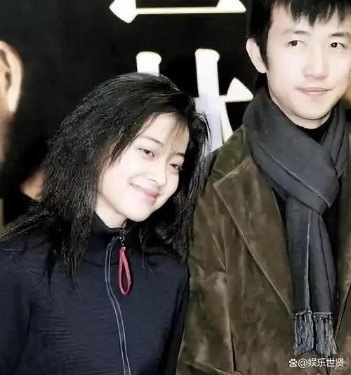 演员梅婷为拍戏中戏退学与前夫离婚后二婚嫁摄影师幸福美满