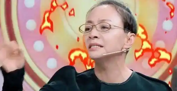 其中有一次就连主持人沈涛都判定王牌家族队是正确的,而宋丹丹就是不