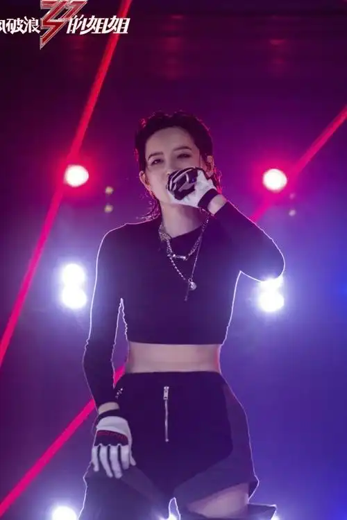 当年的快女六强李斯丹妮再参加选秀唱功依然是硬伤