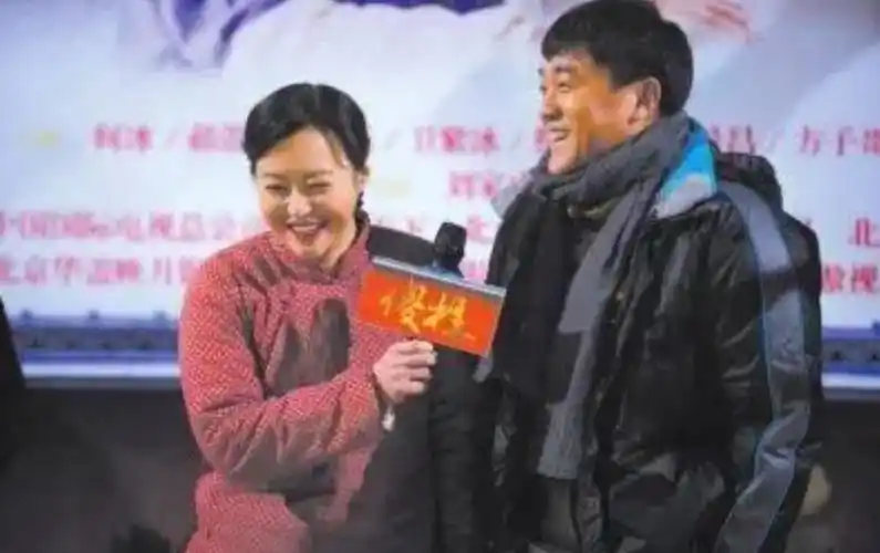 回顾何冰跑龙套到演员明星坦言能娶到李海洋像捡到宝