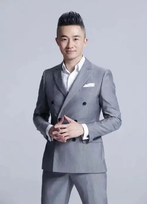 上海卫视主持人(中国上海电视台著名主持人系列)