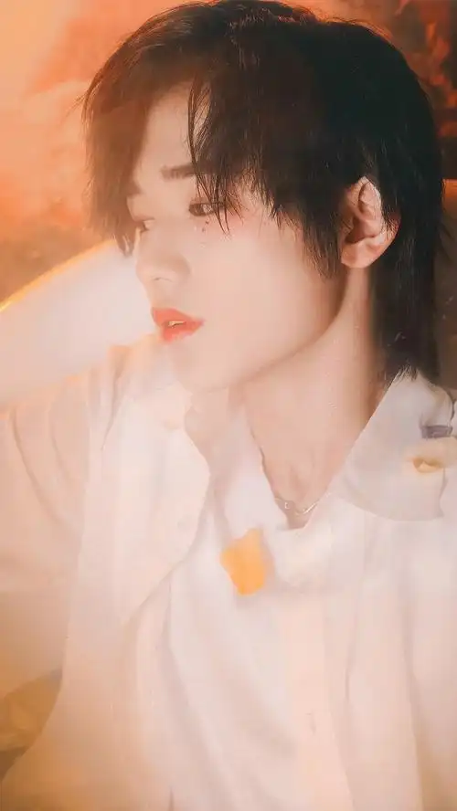 (宋亚轩图集)宋小漂亮的神仙颜值啊啊轩就长… - 半次元 - acg爱好者