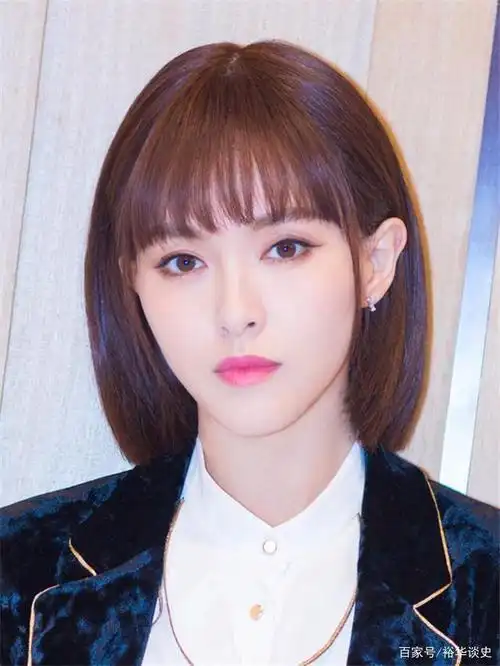 脸型决定发型的长度,圆脸的女生适合第2种