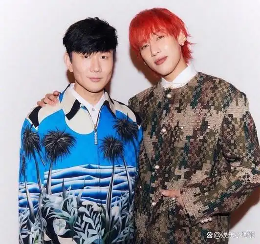 45岁周杰伦对比42岁林俊杰,骨相老去和皮相老去的差别