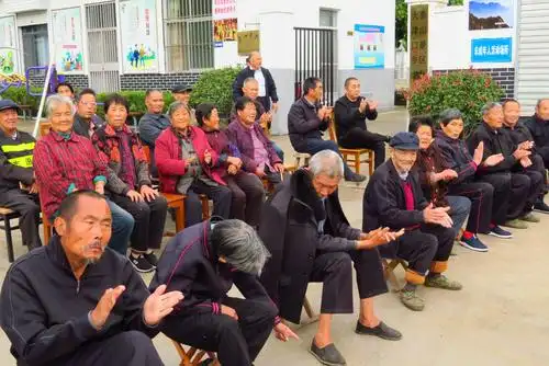 "敬老人,献爱心"戏曲义演走进大津口乡敬老院