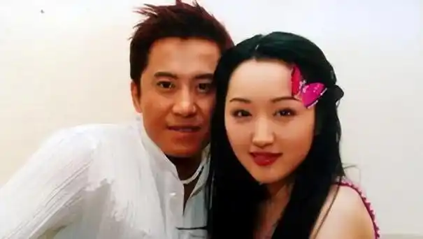 篇幅|a凄美爱情:杨钰莹与赖文峰的相遇与分离杨钰莹,上世纪九十年代