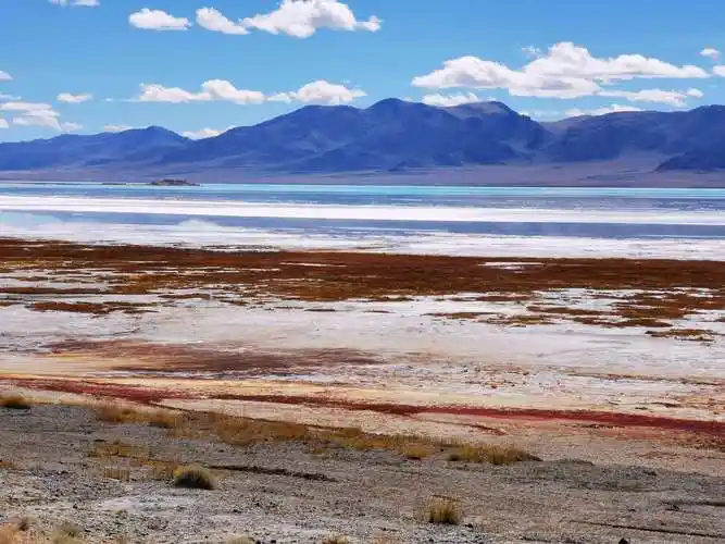 扎布耶茶卡:羌塘的天空之镜