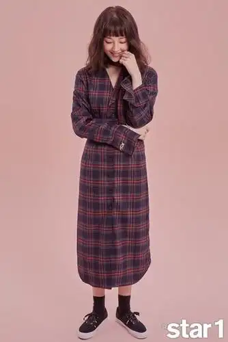 徐仁国女友朴宝蓝拍写真