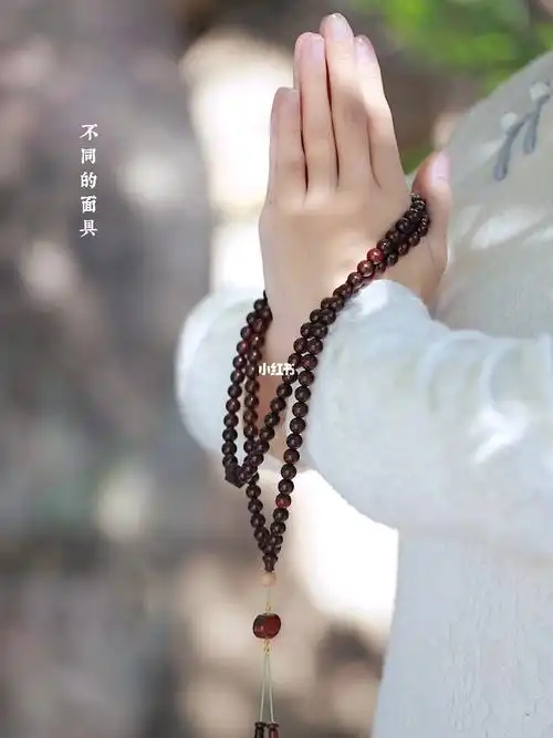 "一个女人最大的福报,就是闻到了佛法,自带佛性,敬山水为善,敬草木为