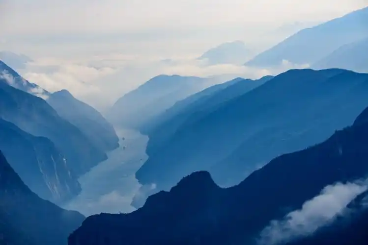 唯美山脉风景图片