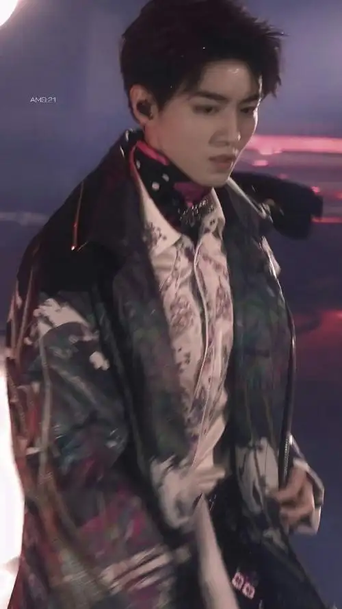 演唱会#  分享一些值得永久珍藏的绝美无边界  @tfboys-王俊凯