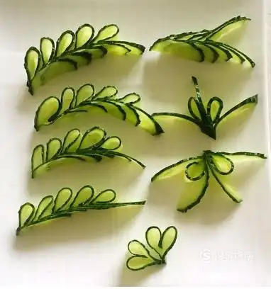 如何做黄瓜花边摆盘?一学就会