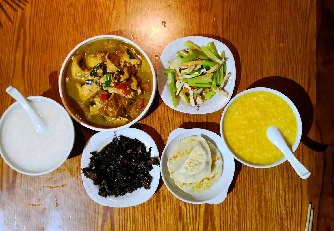 2人晚餐真丰盛,1荤2素2点心,这样吃美味健康又舒心!