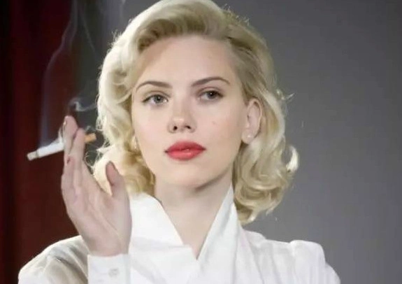 抽烟动作最美的5位女神,倪妮风韵犹存,最后一位霸气侧漏