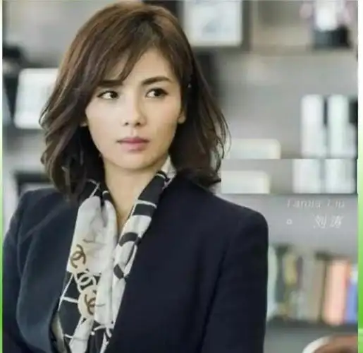 学学《欢乐颂》中职场精英安迪如何穿定制职业装