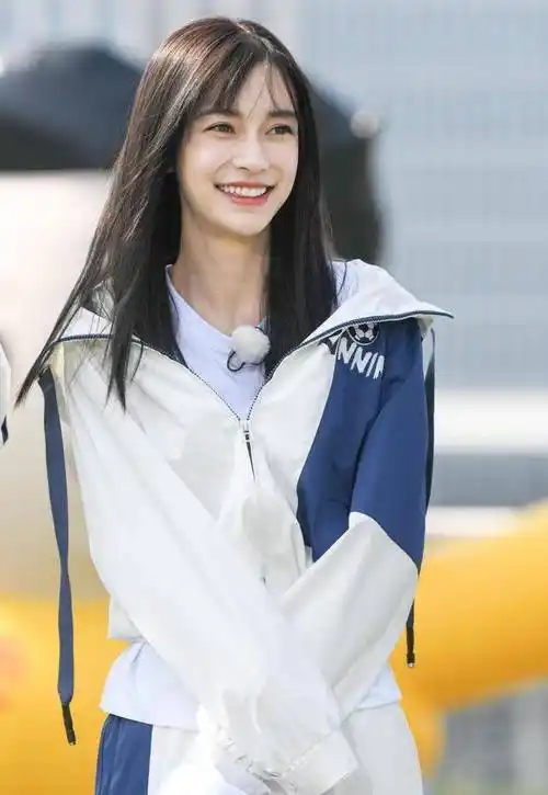 童星出道,蝉联两届四小花旦,关晓彤未到三十,就尝到杨颖的苦恼_时候