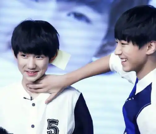 【图】鲜肉王源哭了王俊凯抱着他 被曝因受欺负而大哭