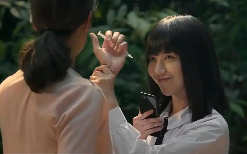 母亲给女儿注射药物,致其残疾来骗人募捐《禁忌女孩》第二季