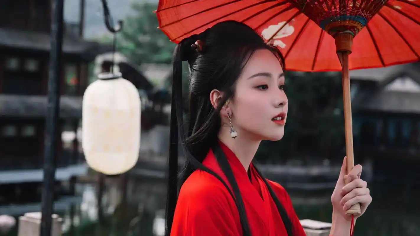 陈都灵红衣古装(笑红尘)