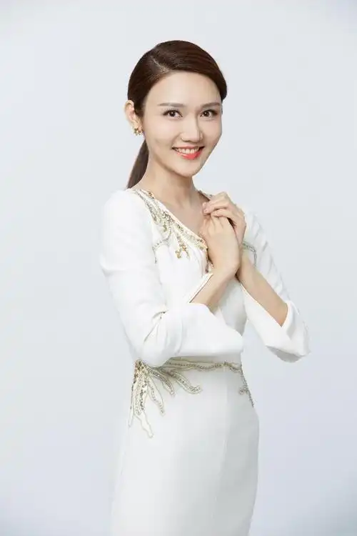 回顾央视主播龙洋自曝是月光族单身原因是择偶标准太高