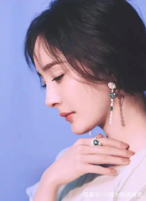 杨幂时尚美丽盛典,身姿曼妙,温柔无限,优雅迷人的女子!