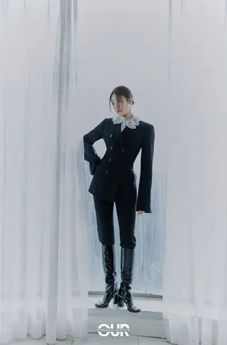 李兰迪骑士大片曝光 酷帅有型甜美可爱