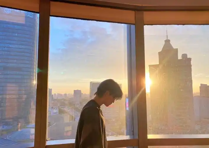 林凡最新生活自拍照图片,分享一组林凡图片给大家,图中的明星图片壁纸