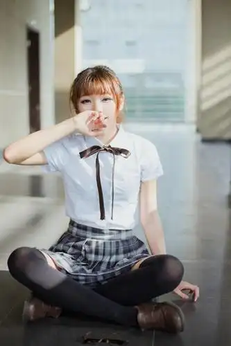 学生装迷你短裙清纯眼镜美女清纯可爱校园气质写真