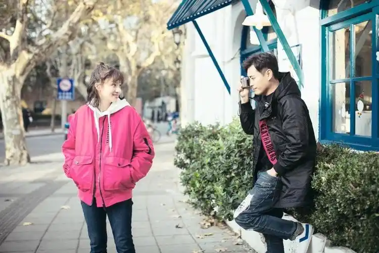 回顾陈龙和好兄弟胡歌六搭出演繁花娶章龄之今家庭圆满